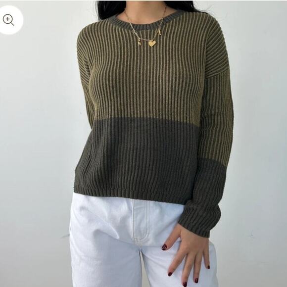 Max Studio Colorblock Crewneck Sweater Large NWT - Picture 2 of 9